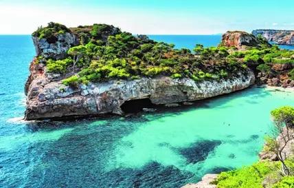 Das Angebot an traumhaften Stränden und versteckten Buchten ist groß!