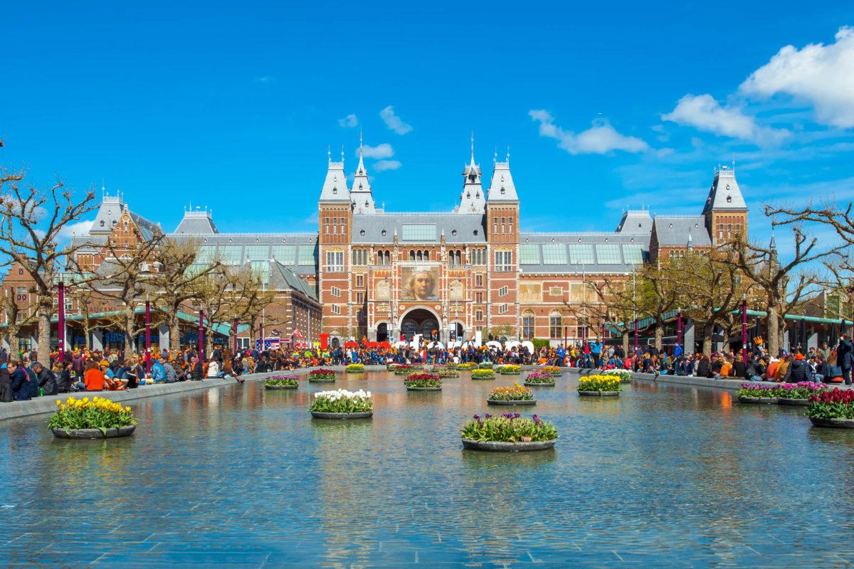 A major part of the Rijksmuseum is devoted to art. there are some 8,000 works by Rembrandt, Steen, de Hoochs and Vermeer on display, Amsterdam, Netherlands - © lornet / Shutterstock